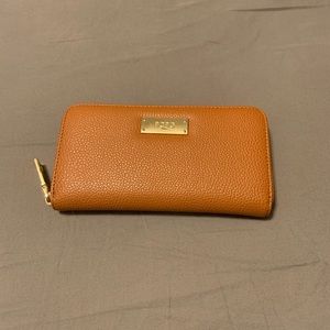 BCBG wallet